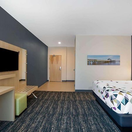 La Quinta Inn & Suites By Wyndham Manassas, Va- Dulles Airport Exterior photo