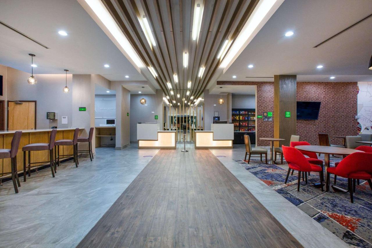 La Quinta Inn & Suites By Wyndham Manassas, Va- Dulles Airport Exterior photo