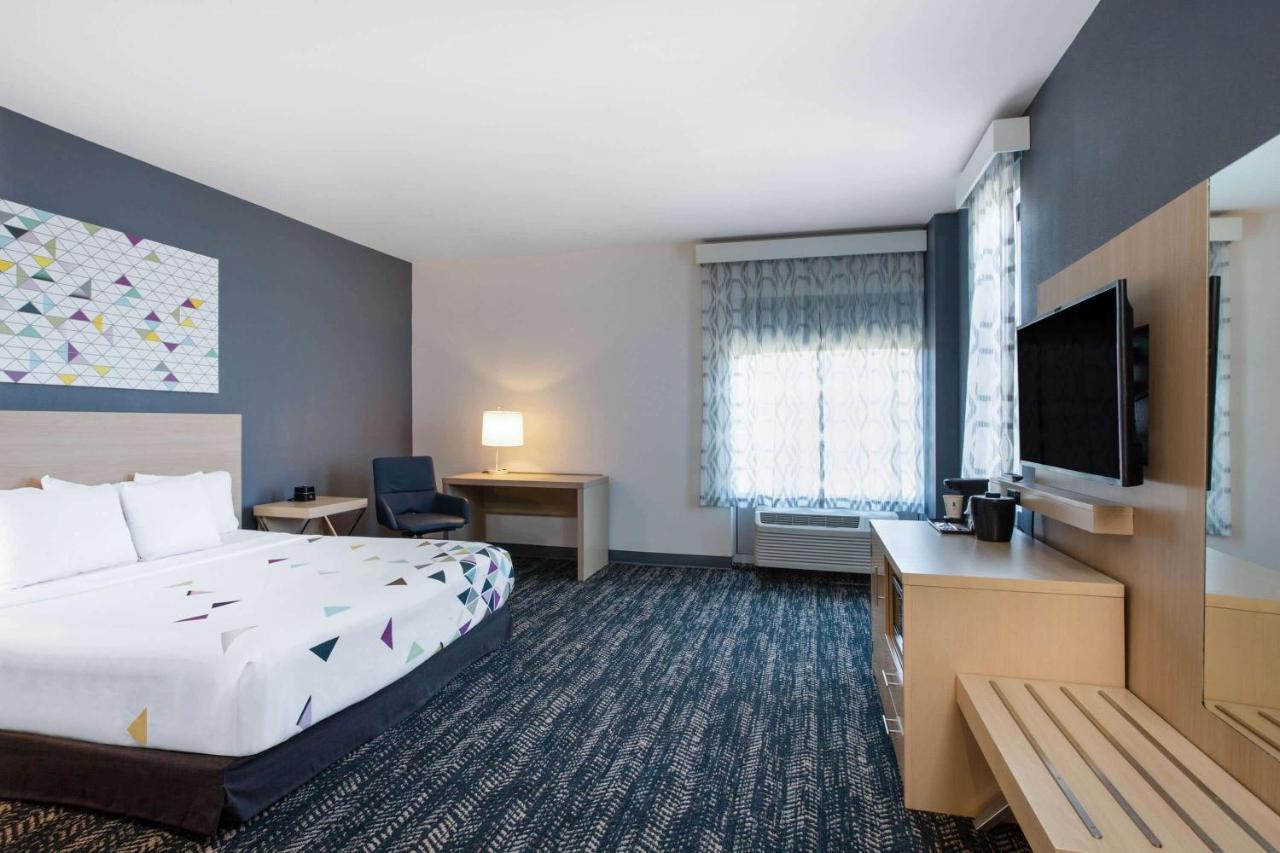 La Quinta Inn & Suites By Wyndham Manassas, Va- Dulles Airport Exterior photo