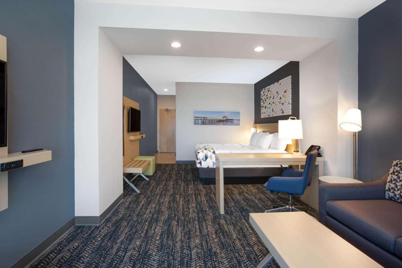La Quinta Inn & Suites By Wyndham Manassas, Va- Dulles Airport Exterior photo