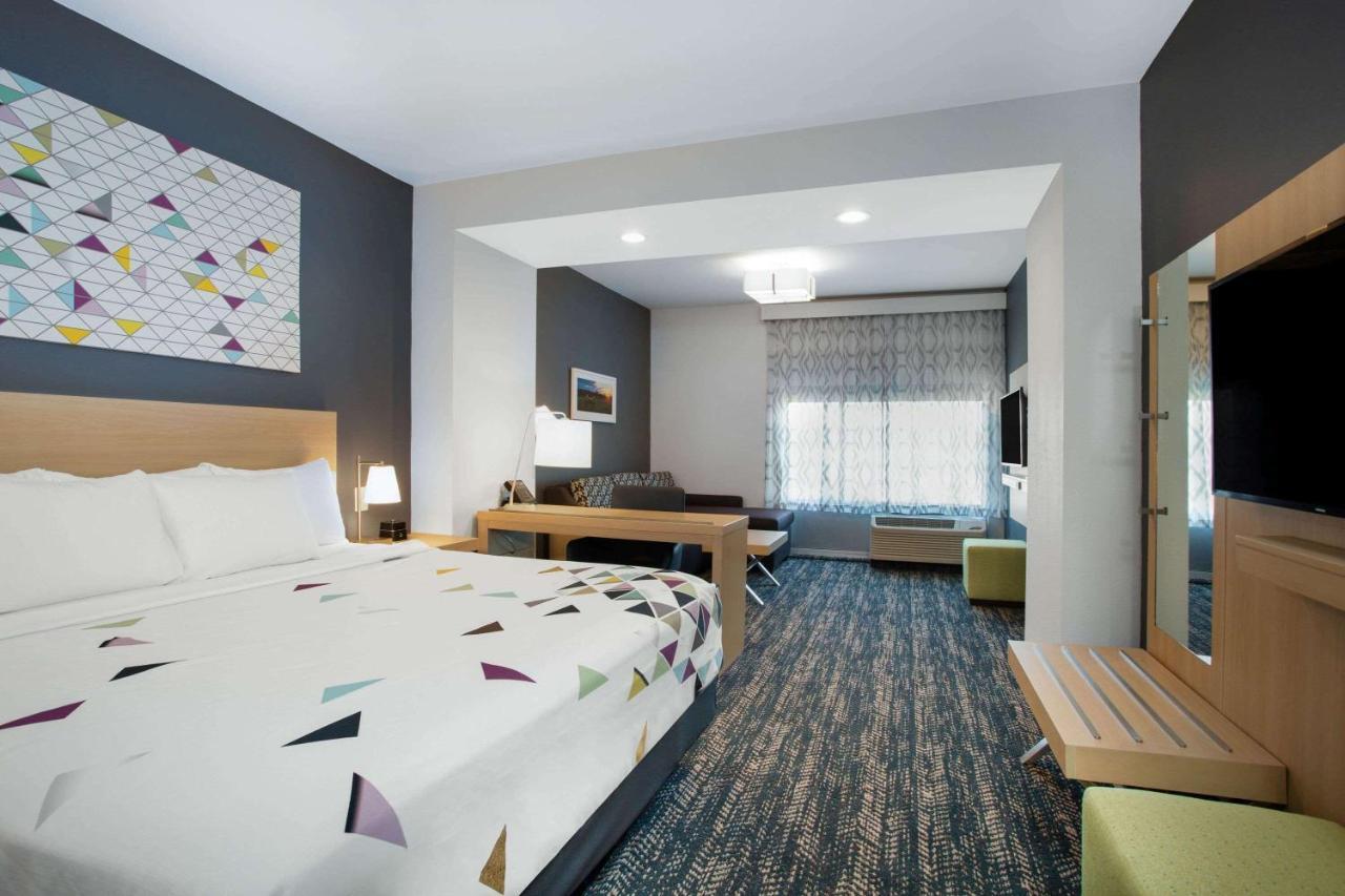 La Quinta Inn & Suites By Wyndham Manassas, Va- Dulles Airport Exterior photo