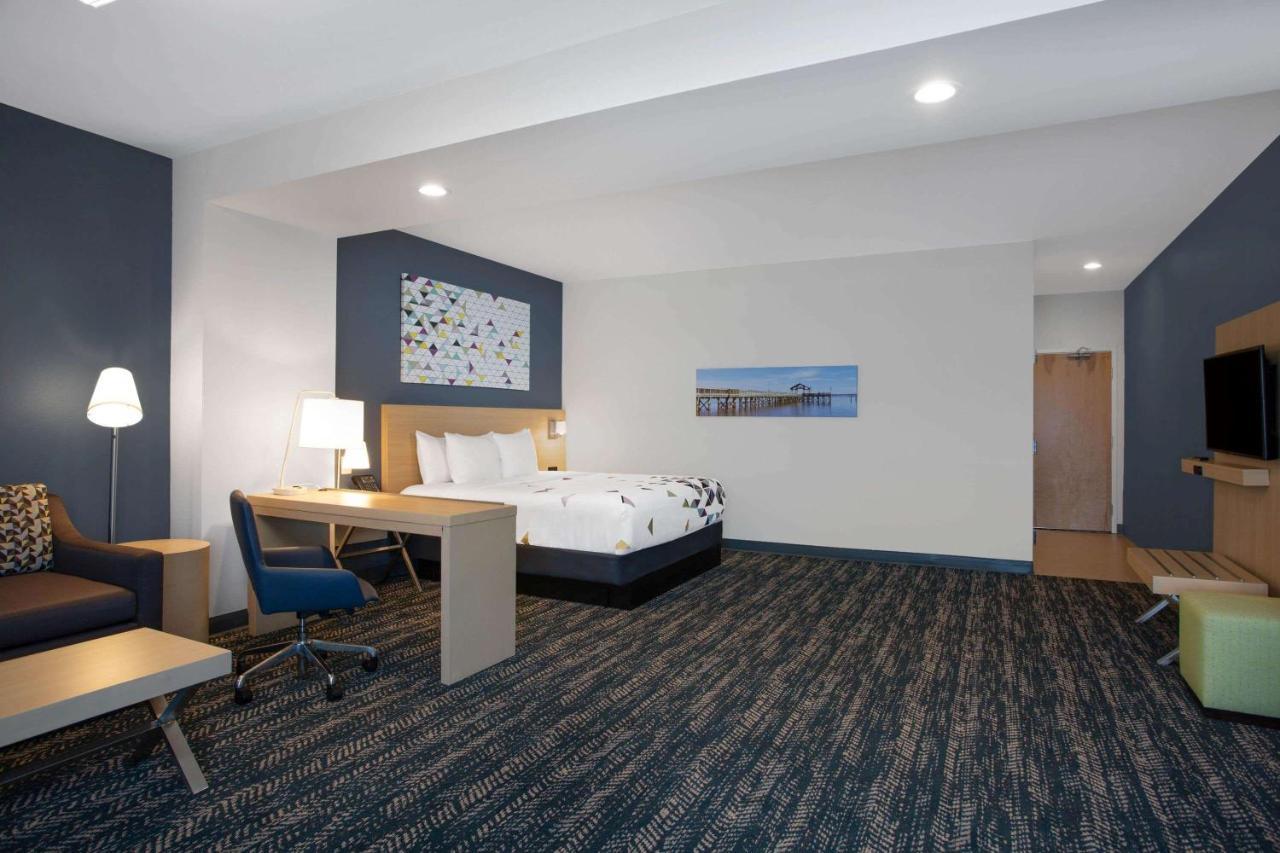 La Quinta Inn & Suites By Wyndham Manassas, Va- Dulles Airport Exterior photo
